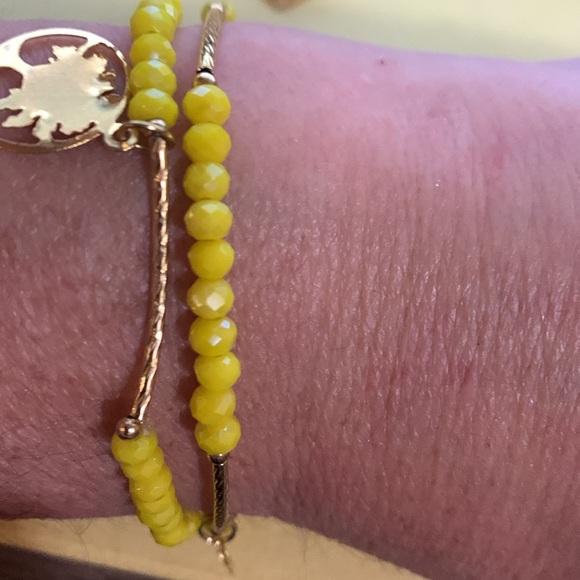 Two yellow bracelets - Picture 4 of 6